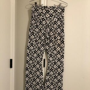 Wild Fable Black and White Floral Leggings